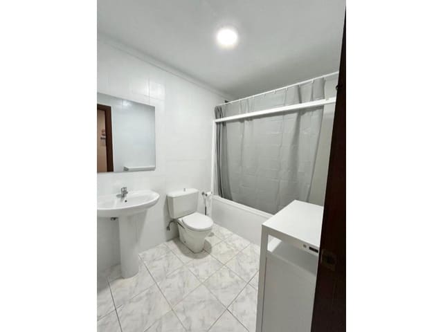 2 soverom Leilighet til leie i Laguna Beach, Torrox med svømmebasseng - € 750 (Ref: 9368864)