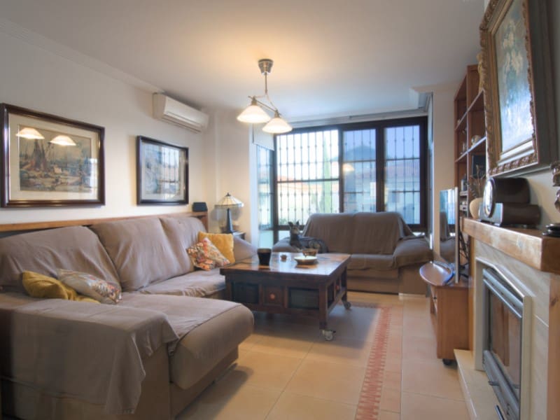 3 quarto Moradia Geminada para venda em Alhaurin de la Torre com piscina garagem - 525 000 € (Ref: 9372081)