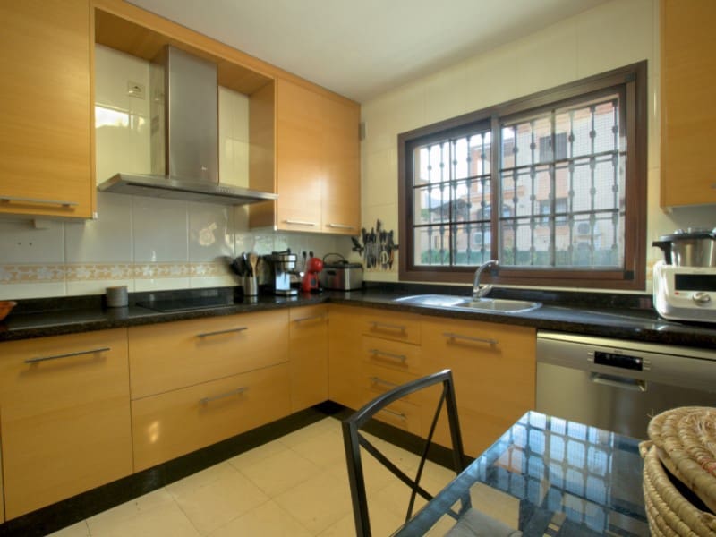 3 quarto Moradia Geminada para venda em Alhaurin de la Torre com piscina garagem - 525 000 € (Ref: 9372081)