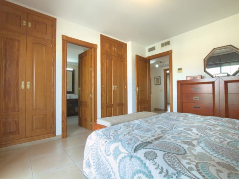 3 quarto Moradia Geminada para venda em Alhaurin de la Torre com piscina garagem - 525 000 € (Ref: 9372081)