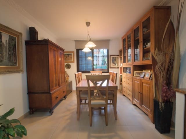 3 soveværelse Semi-Rækkehus til salg i Alhaurín de la Torre med swimmingpool garage - € 525.000 (Ref: 9372081)