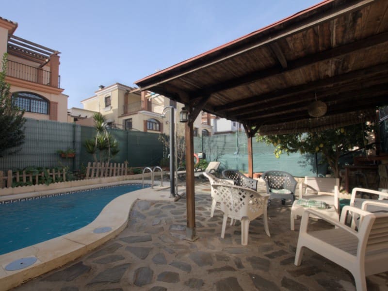 3 quarto Moradia Geminada para venda em Alhaurin de la Torre com piscina garagem - 525 000 € (Ref: 9372081)