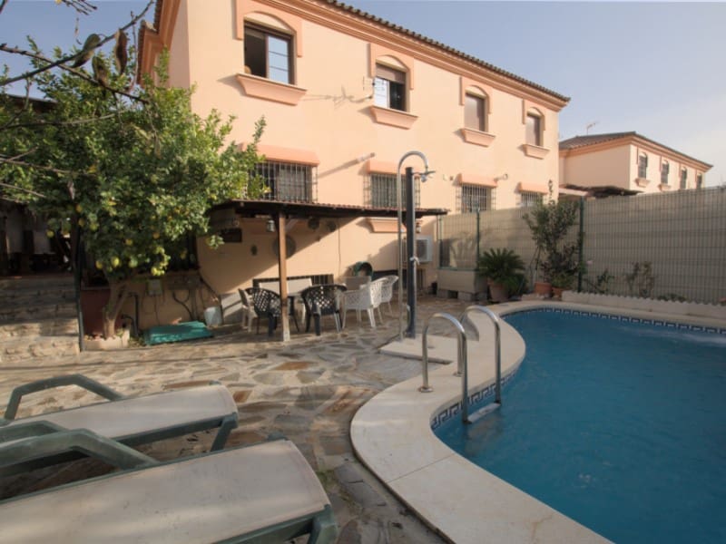 3 quarto Moradia Geminada para venda em Alhaurin de la Torre com piscina garagem - 525 000 € (Ref: 9372081)