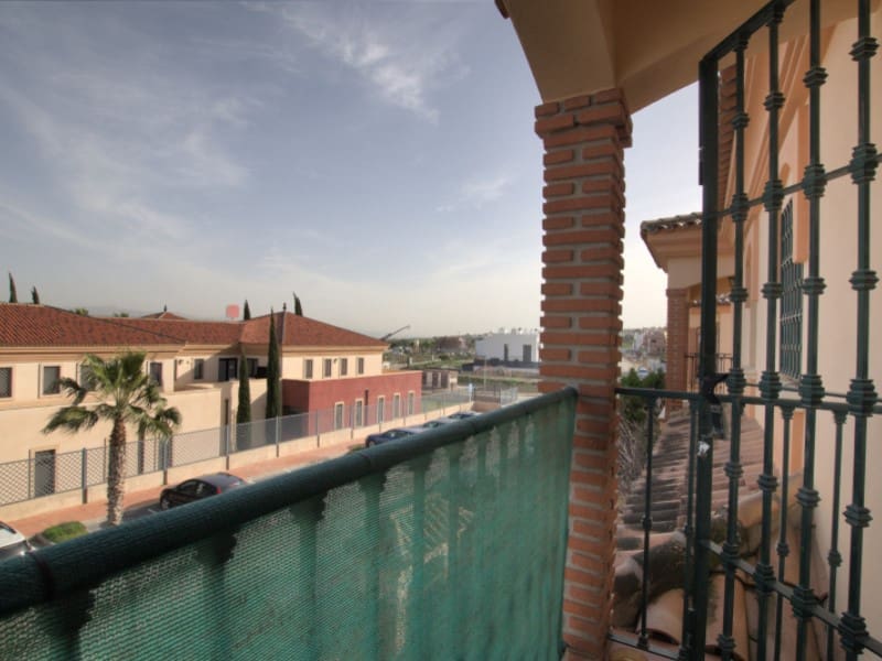 3 quarto Moradia Geminada para venda em Alhaurin de la Torre com piscina garagem - 525 000 € (Ref: 9372081)