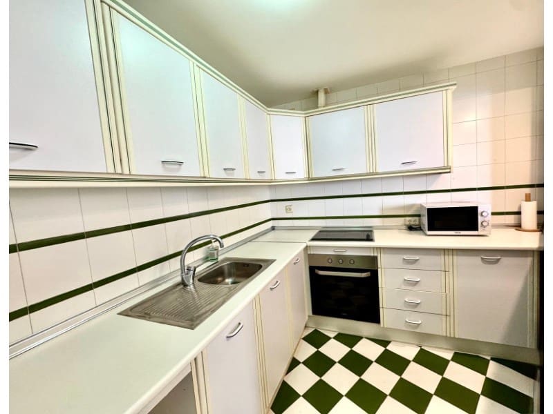 2 slaapkamer Flat te koop in Torrox-Costa met zwembad - € 360.000 (Ref: 9406427)