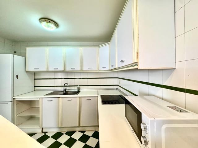 2 slaapkamer Flat te koop in Centro Internacional, Torrox met zwembad - € 360.000 (Ref: 9406427)