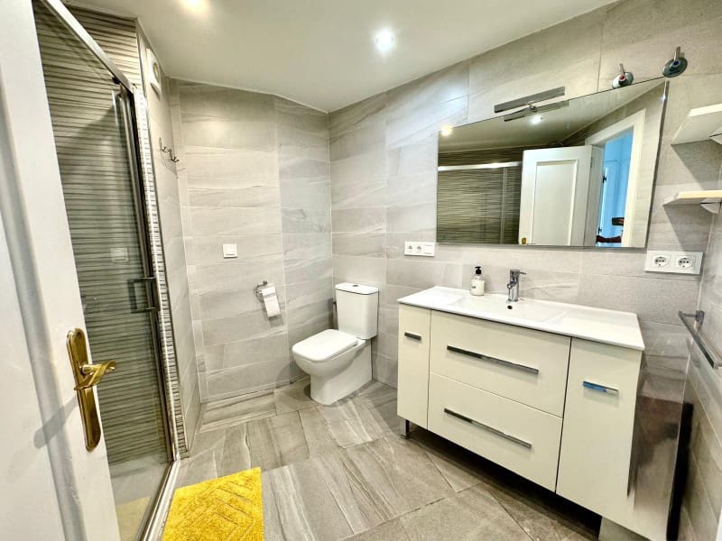 2 slaapkamer Flat te koop in Torrox-Costa met zwembad - € 360.000 (Ref: 9406427)