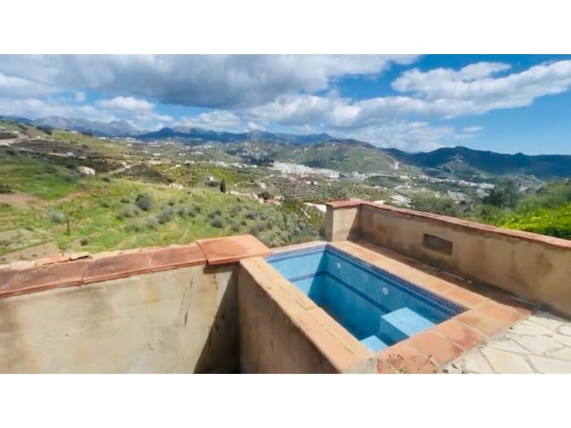 2 bedroom Finca/Country House for sale in Torrox-Costa with pool garage - € 165,000 (Ref: 9450190)