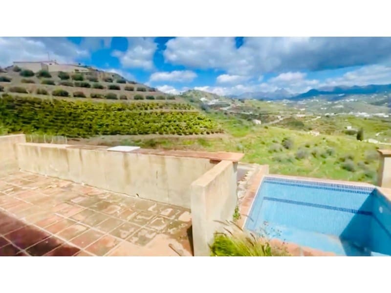 2 bedroom Finca/Country House for sale in Torrox-Costa with pool garage - € 165,000 (Ref: 9450190)