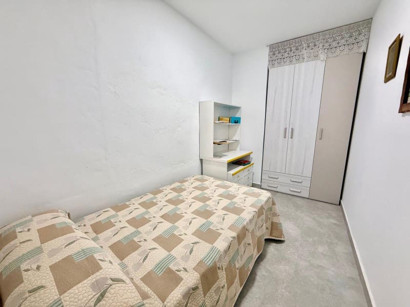 4 bedroom Townhouse for sale in Arenas del Rey with garage - € 145,000 (Ref: 9534012)