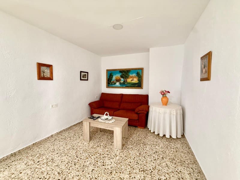 4 bedroom Townhouse for sale in Arenas del Rey with garage - € 145,000 (Ref: 9534012)