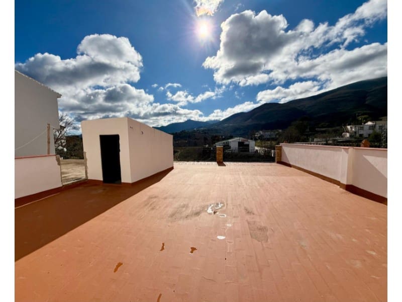 4 bedroom Townhouse for sale in Arenas del Rey with garage - € 145,000 (Ref: 9534012)