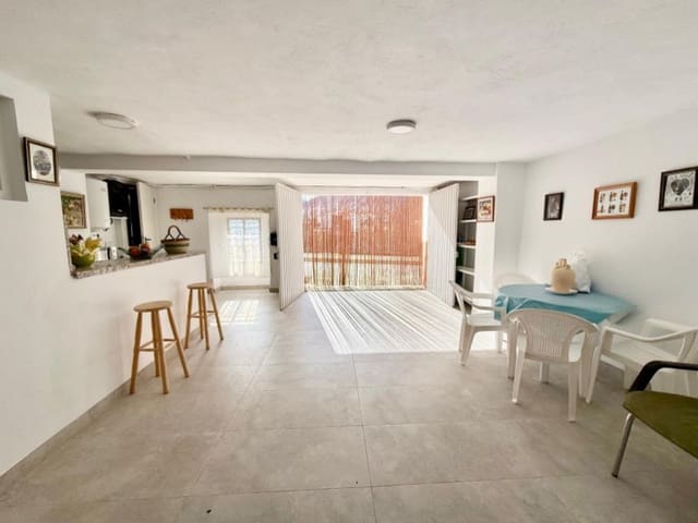 Casa de 4 habitaciones en Arenas del Rey en venta con garaje - 145.000 € (Ref: 9534012)