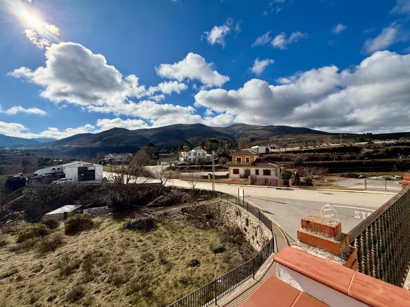 4 bedroom Townhouse for sale in Arenas del Rey with garage - € 145,000 (Ref: 9534012)