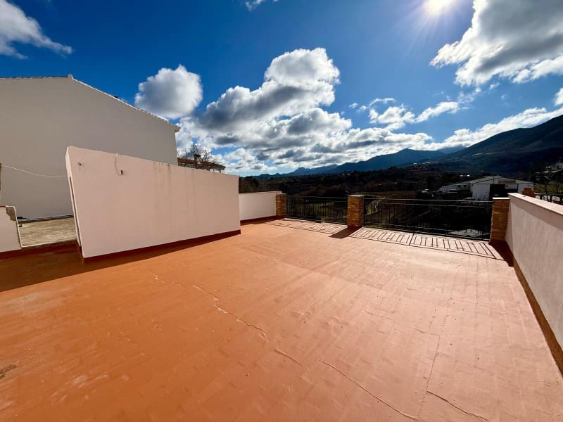 4 bedroom Townhouse for sale in Arenas del Rey with garage - € 145,000 (Ref: 9534012)