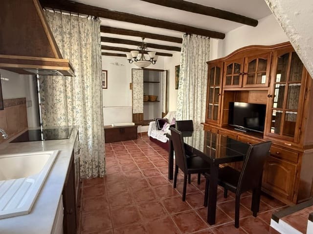 2 makuuhuone Omakotitalo myytävänä paikassa Canillas de Aceituno - 135 000 € (Ref: 9555638)