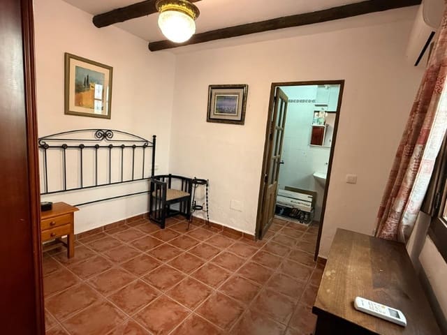 2 makuuhuone Omakotitalo myytävänä paikassa Canillas de Aceituno - 135 000 € (Ref: 9555638)