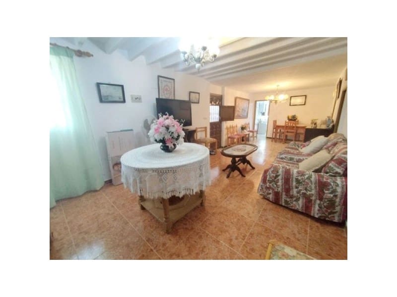 9 bedroom Finca/Country House for sale in Periana with garage - € 159,900 (Ref: 9677060)