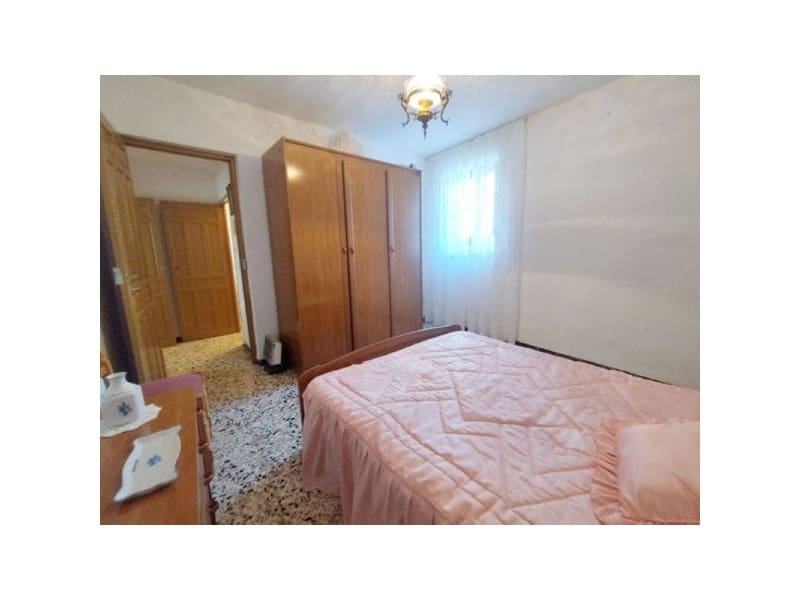 9 bedroom Finca/Country House for sale in Periana with garage - € 159,900 (Ref: 9677060)