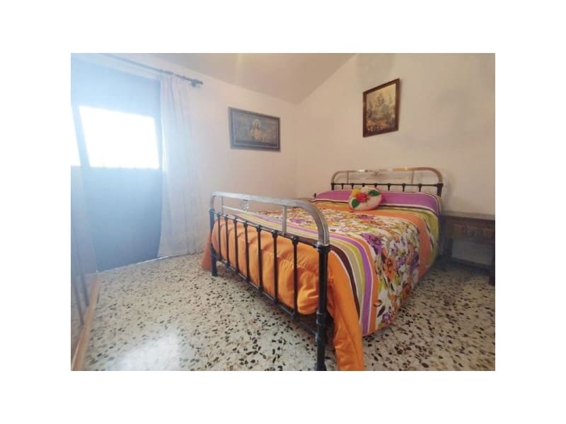 9 bedroom Finca/Country House for sale in Periana with garage - € 159,900 (Ref: 9677060)