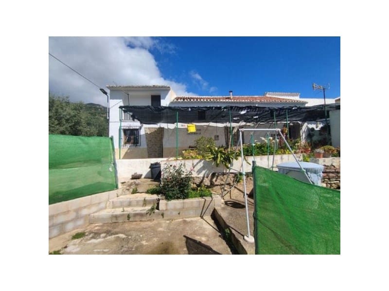 9 bedroom Finca/Country House for sale in Periana with garage - € 159,900 (Ref: 9677060)