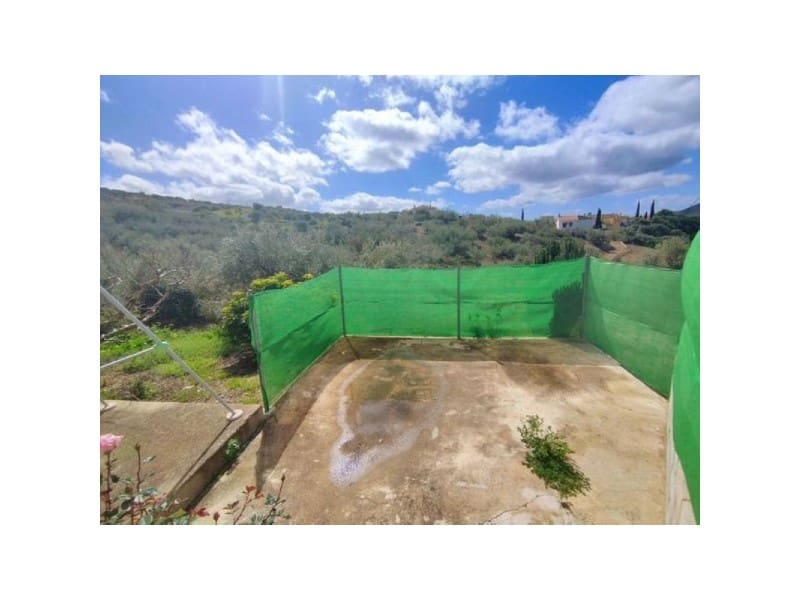 9 bedroom Finca/Country House for sale in Periana with garage - € 159,900 (Ref: 9677060)