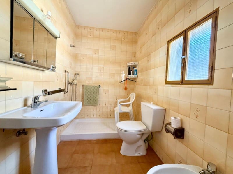 4 Zimmer Haus zu verkaufen in Arenas del Rey mit Garage - 129.000 € (Ref: 9731879)