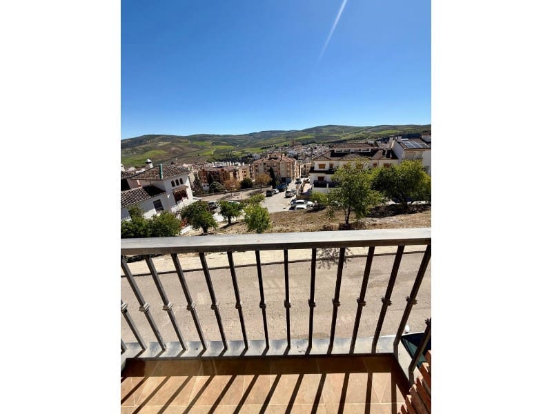 3 bedroom Flat for sale in Alhama de Granada with garage - € 140,000 (Ref: 9738372)