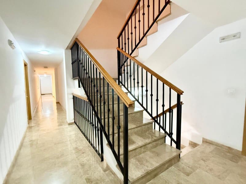 3 bedroom Flat for sale in Alhama de Granada with garage - € 140,000 (Ref: 9738372)