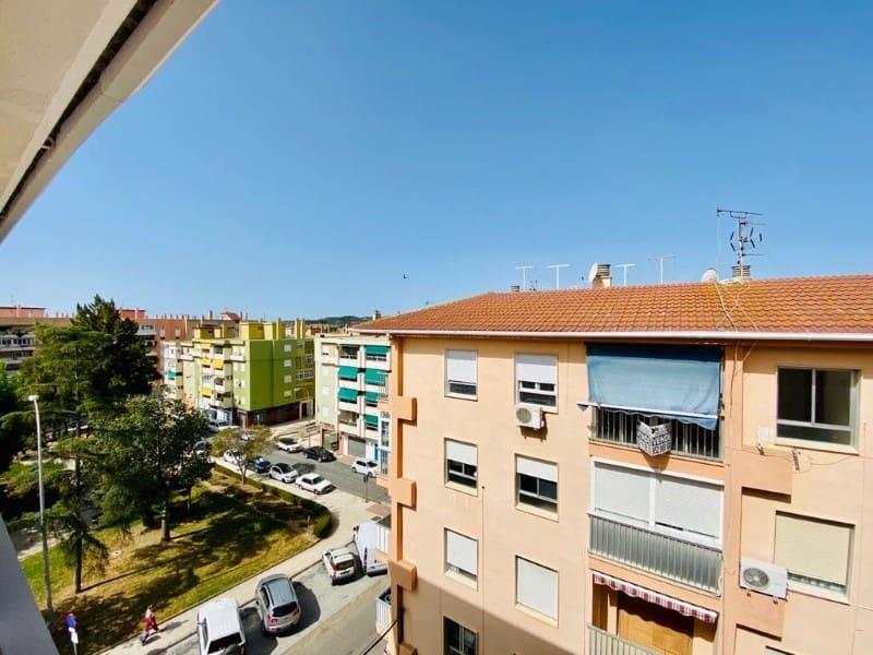 3 bedroom Flat for sale in Velez-Malaga - € 195,000 (Ref: 9772976)