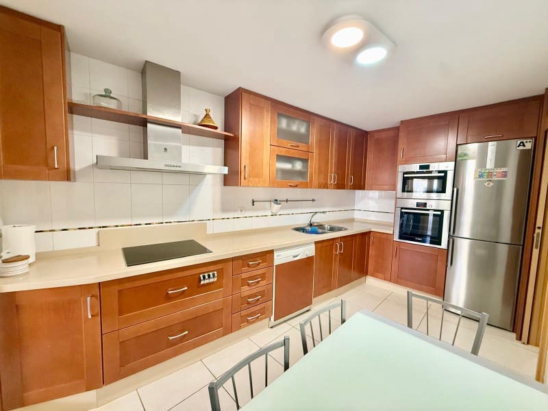 3 makuuhuone Asunto vuokrattavana paikassa Torre del Mar mukana uima-altaan 
autotalli - 1 500 € (Ref: 9783193)