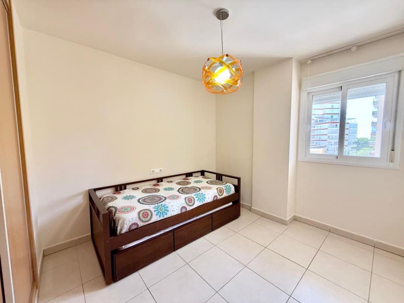 3 makuuhuone Asunto vuokrattavana paikassa Torre del Mar mukana uima-altaan 
autotalli - 1 500 € (Ref: 9783193)