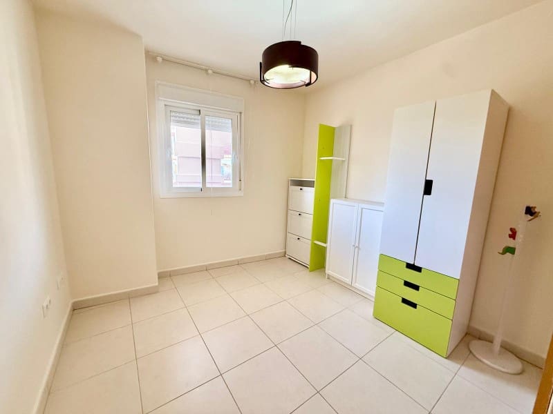 3 makuuhuone Asunto vuokrattavana paikassa Torre del Mar mukana uima-altaan 
autotalli - 1 500 € (Ref: 9783193)