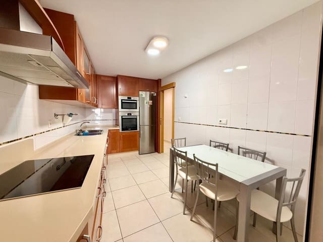 3 makuuhuone Asunto vuokrattavana paikassa Torre del Mar, Vélez-Málaga mukana uima-altaan 
autotalli - 1 500 € (Ref: 9783193)