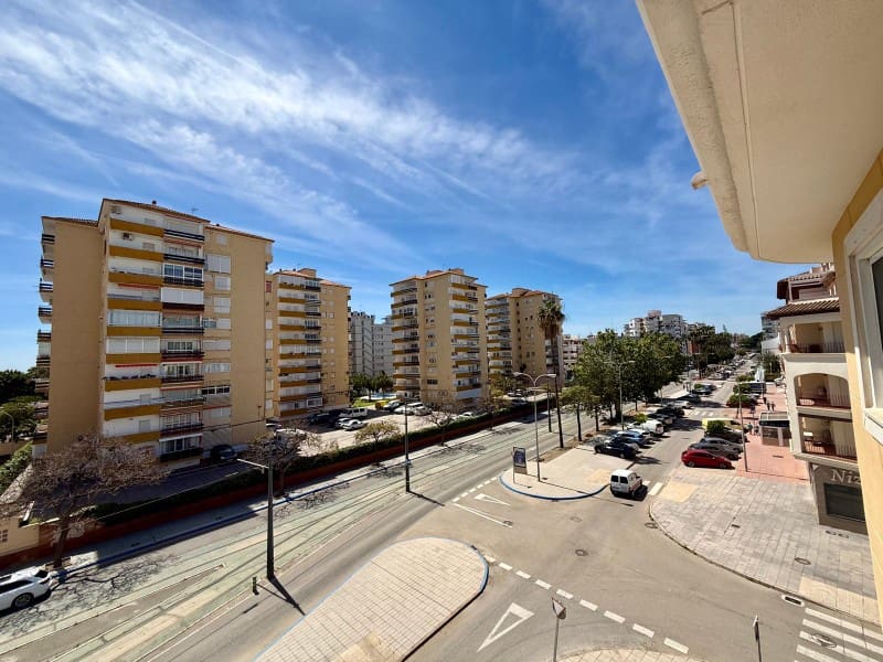 3 makuuhuone Asunto vuokrattavana paikassa Torre del Mar mukana uima-altaan 
autotalli - 1 500 € (Ref: 9783193)