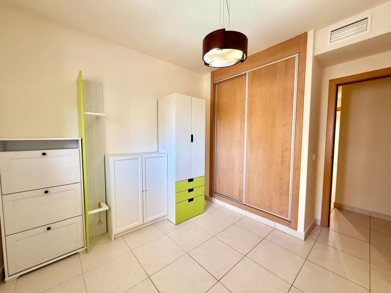 3 makuuhuone Asunto vuokrattavana paikassa Torre del Mar mukana uima-altaan 
autotalli - 1 500 € (Ref: 9783193)