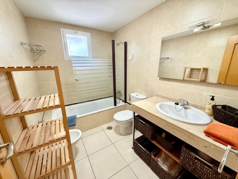 3 makuuhuone Asunto vuokrattavana paikassa Torre del Mar mukana uima-altaan 
autotalli - 1 500 € (Ref: 9783193)