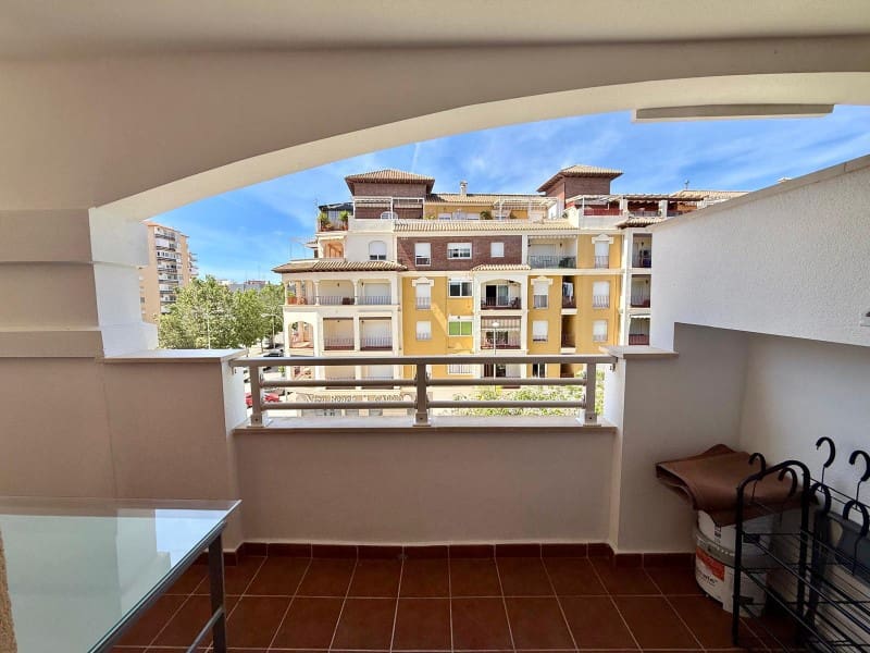 3 makuuhuone Asunto vuokrattavana paikassa Torre del Mar mukana uima-altaan 
autotalli - 1 500 € (Ref: 9783193)