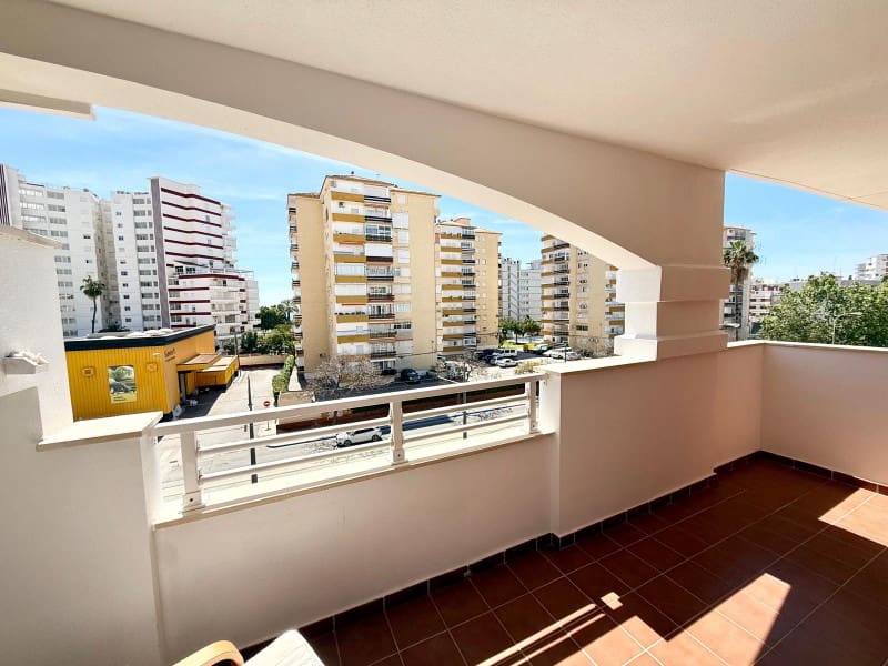 3 makuuhuone Asunto vuokrattavana paikassa Torre del Mar mukana uima-altaan 
autotalli - 1 500 € (Ref: 9783193)