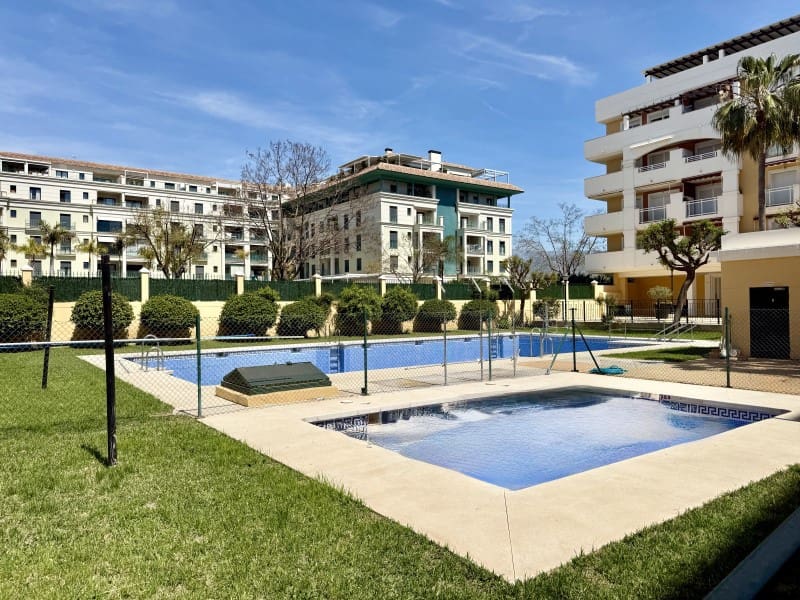 3 makuuhuone Asunto vuokrattavana paikassa Torre del Mar mukana uima-altaan 
autotalli - 1 500 € (Ref: 9783193)