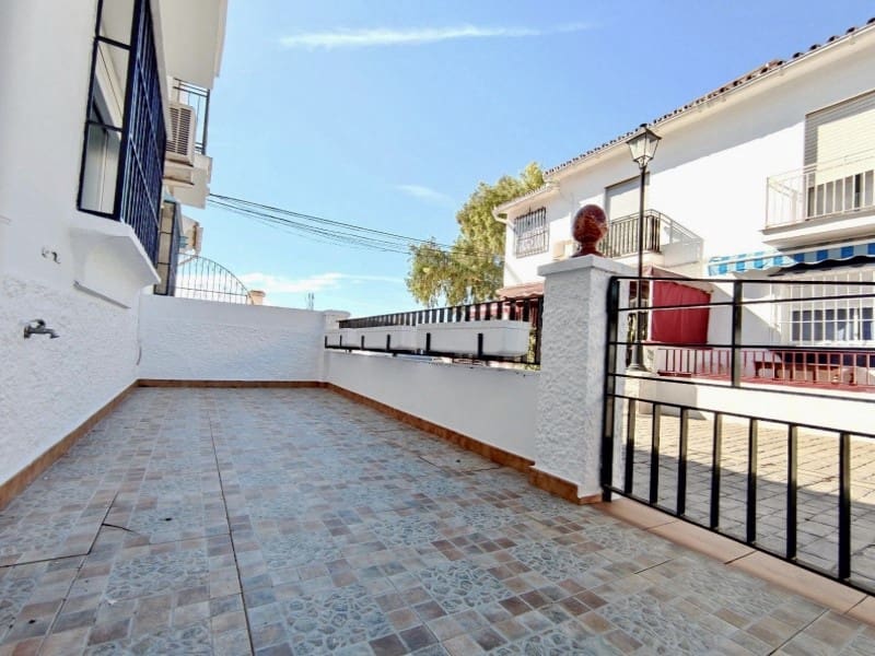 3 bedroom Townhouse for sale in Velez-Malaga - € 245,000 (Ref: 9783194)