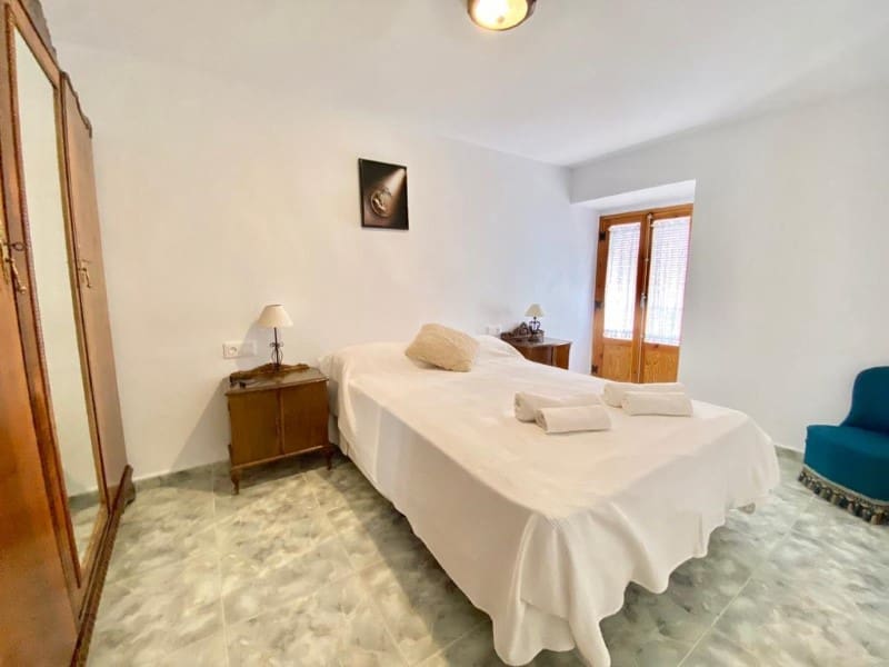 3 bedroom Townhouse for rent in Alhama de Granada - € 450 (Ref: 9788249)