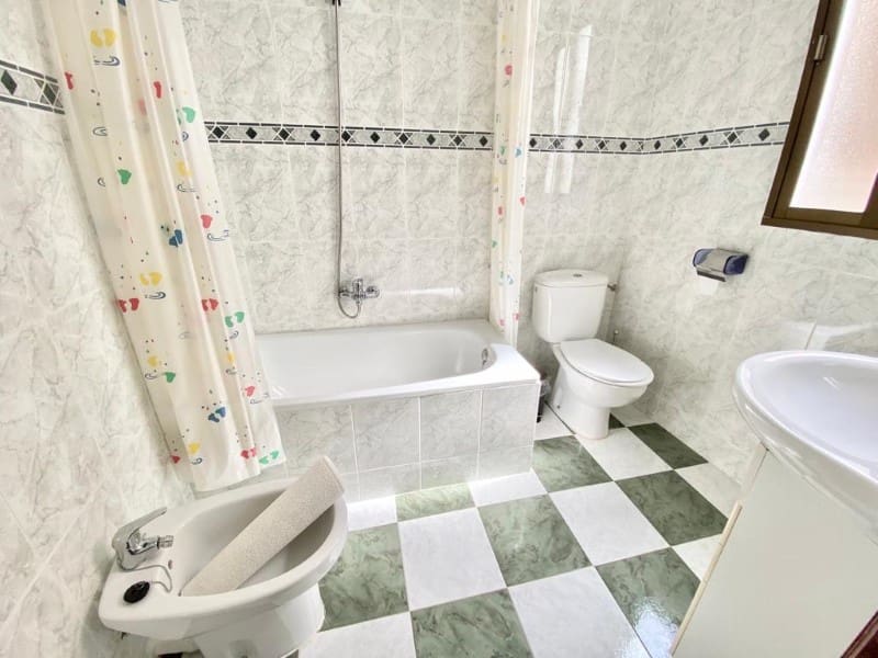 3 bedroom Townhouse for rent in Alhama de Granada - € 450 (Ref: 9788249)