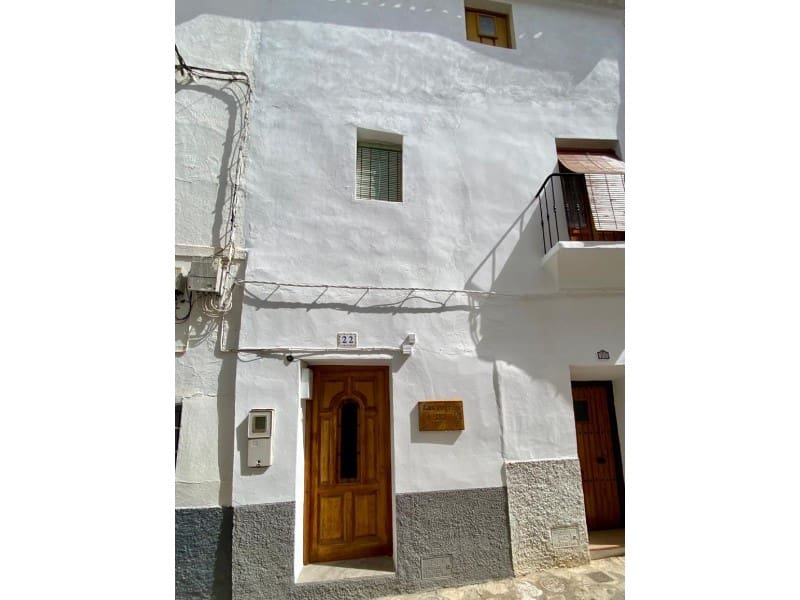 3 bedroom Townhouse for rent in Alhama de Granada - € 450 (Ref: 9788249)