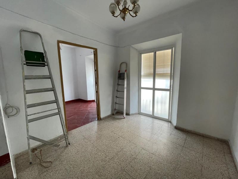 8 bedroom Townhouse for sale in Torrox - € 299,000 (Ref: 9790844)