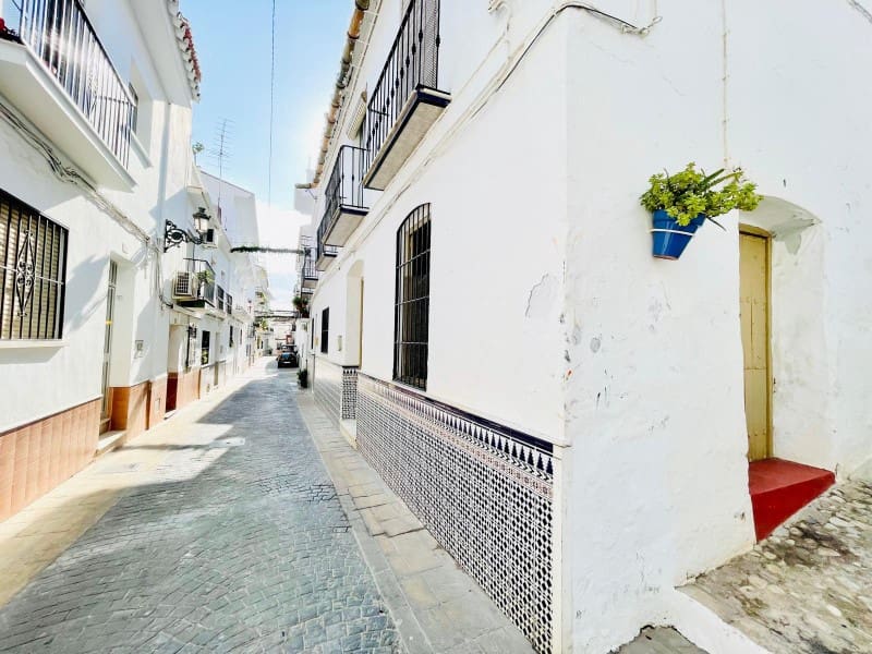 8 bedroom Townhouse for sale in Torrox - € 299,000 (Ref: 9790844)