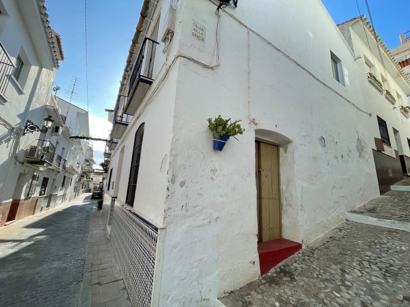 8 bedroom Townhouse for sale in Torrox - € 299,000 (Ref: 9790844)