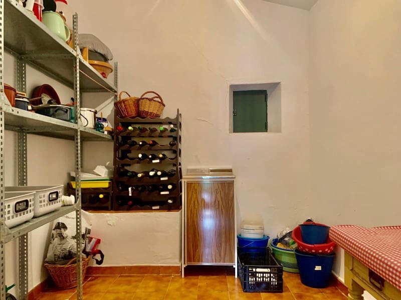 6 bedroom Finca/Country House for sale in Casabermeja with garage - € 320,000 (Ref: 9797020)