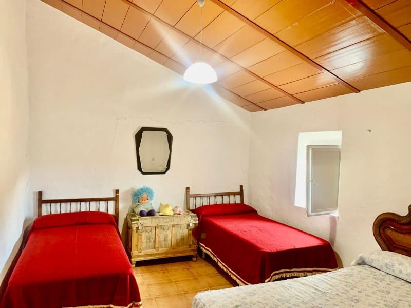 6 bedroom Finca/Country House for sale in Casabermeja with garage - € 320,000 (Ref: 9797020)