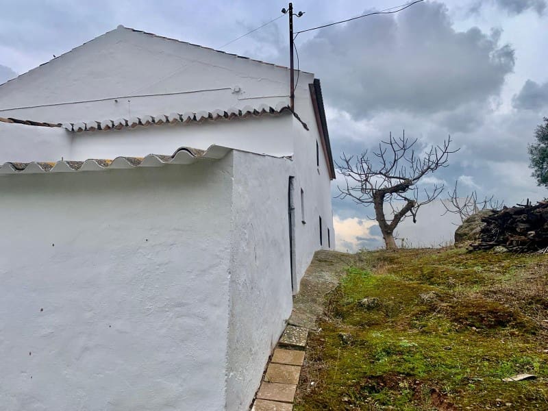 6 bedroom Finca/Country House for sale in Casabermeja with garage - € 320,000 (Ref: 9797020)